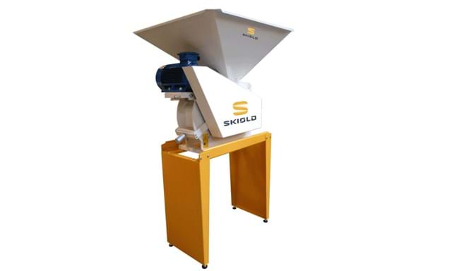 SKIOLD grain crusher - cattle feed grinding