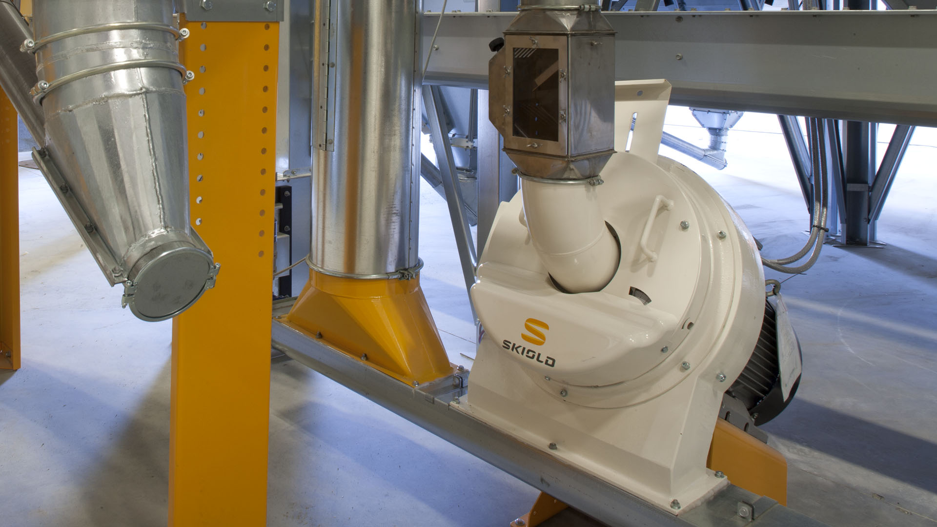 SKIOLD disc mill with inlet magnet